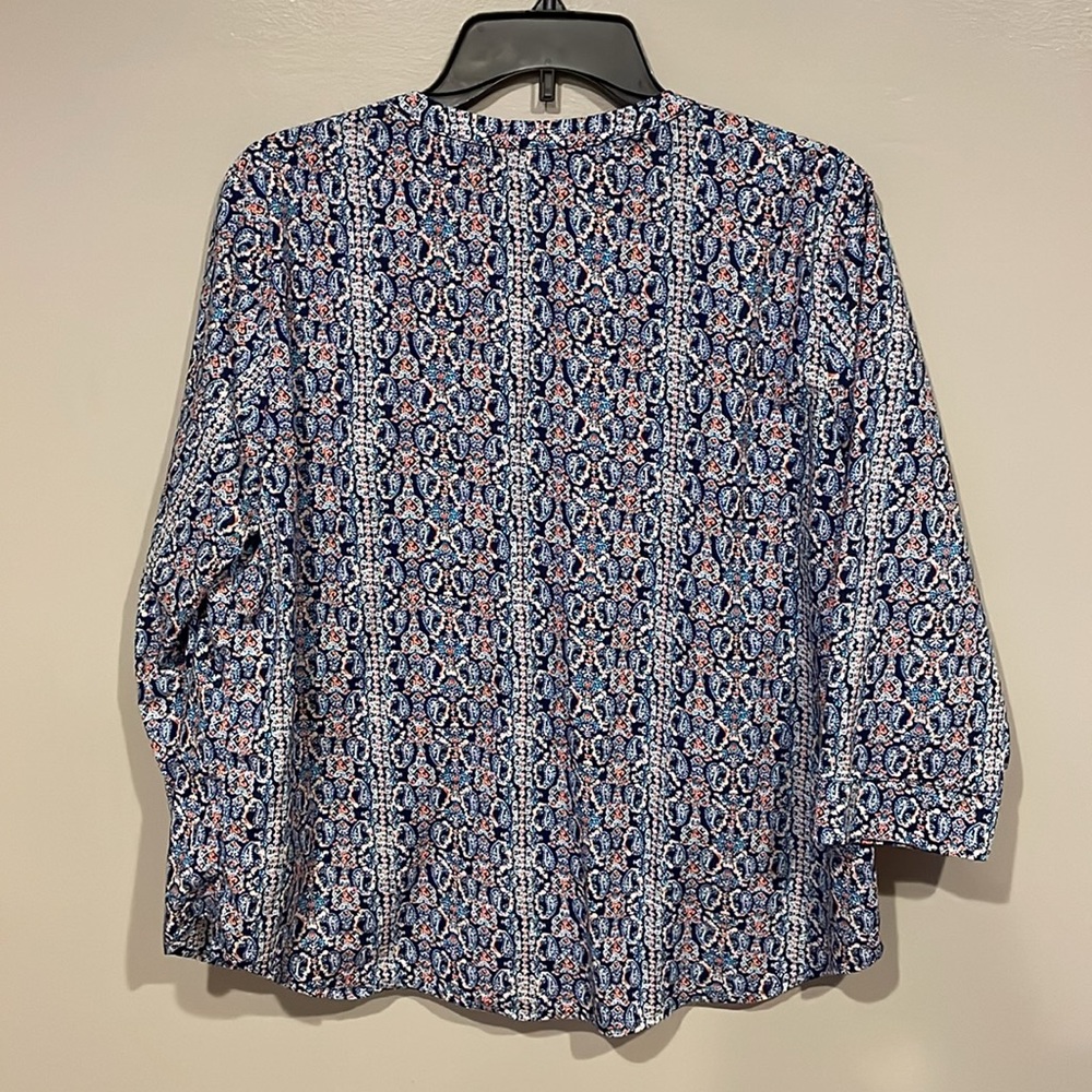 Adorable blouse - Picture 4 of 10